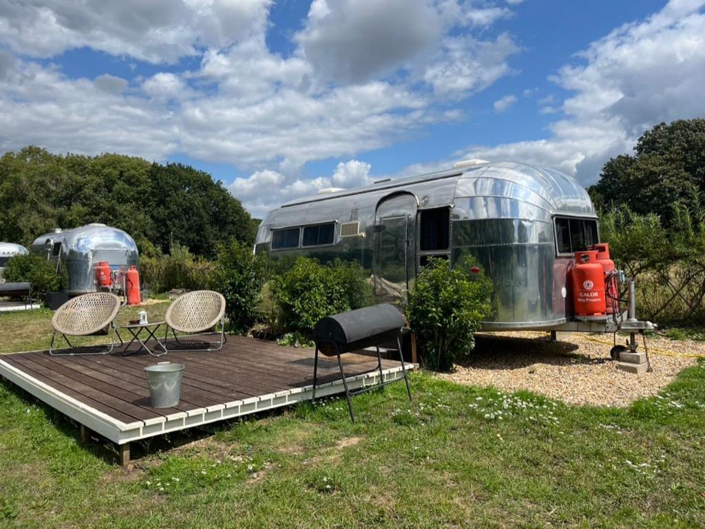 Silver Airstream Glamping & Rental Chichester Bagian luar foto