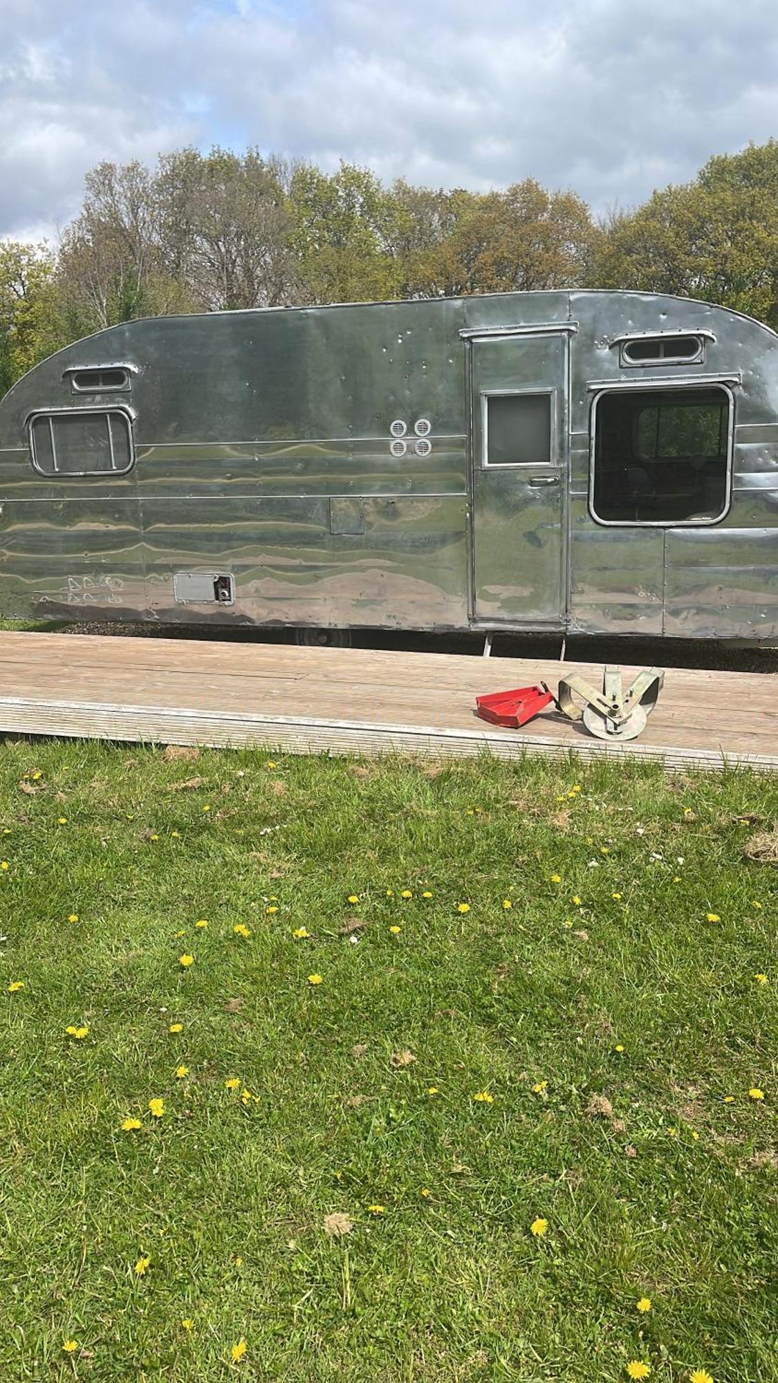 Silver Airstream Glamping & Rental Chichester Bagian luar foto